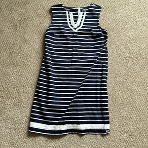 Cute vineyard Vines dress